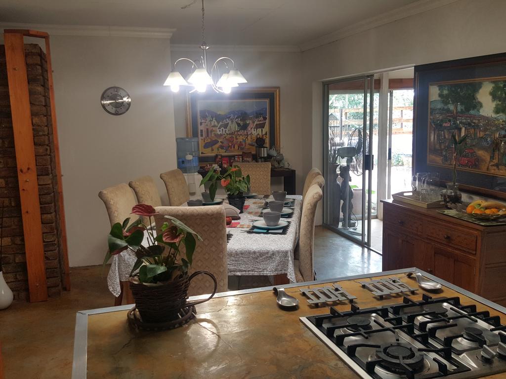 Midrand Guesthouse - Tasa ภายนอก รูปภาพ