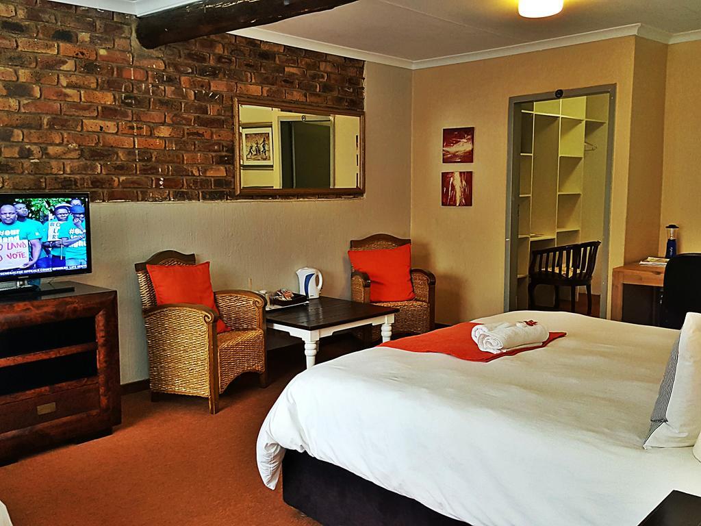 Midrand Guesthouse - Tasa ภายนอก รูปภาพ