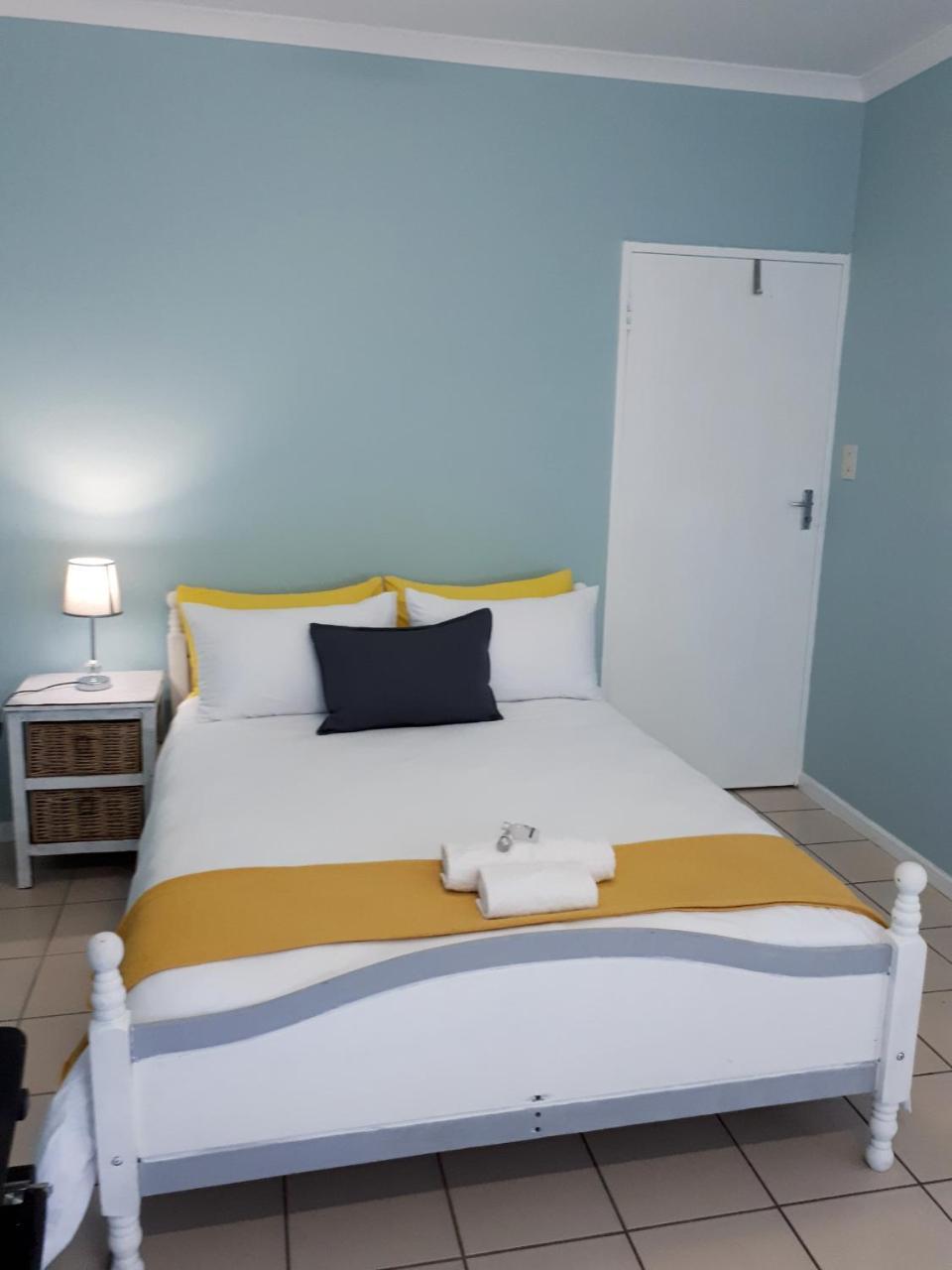 Midrand Guesthouse - Tasa ภายนอก รูปภาพ